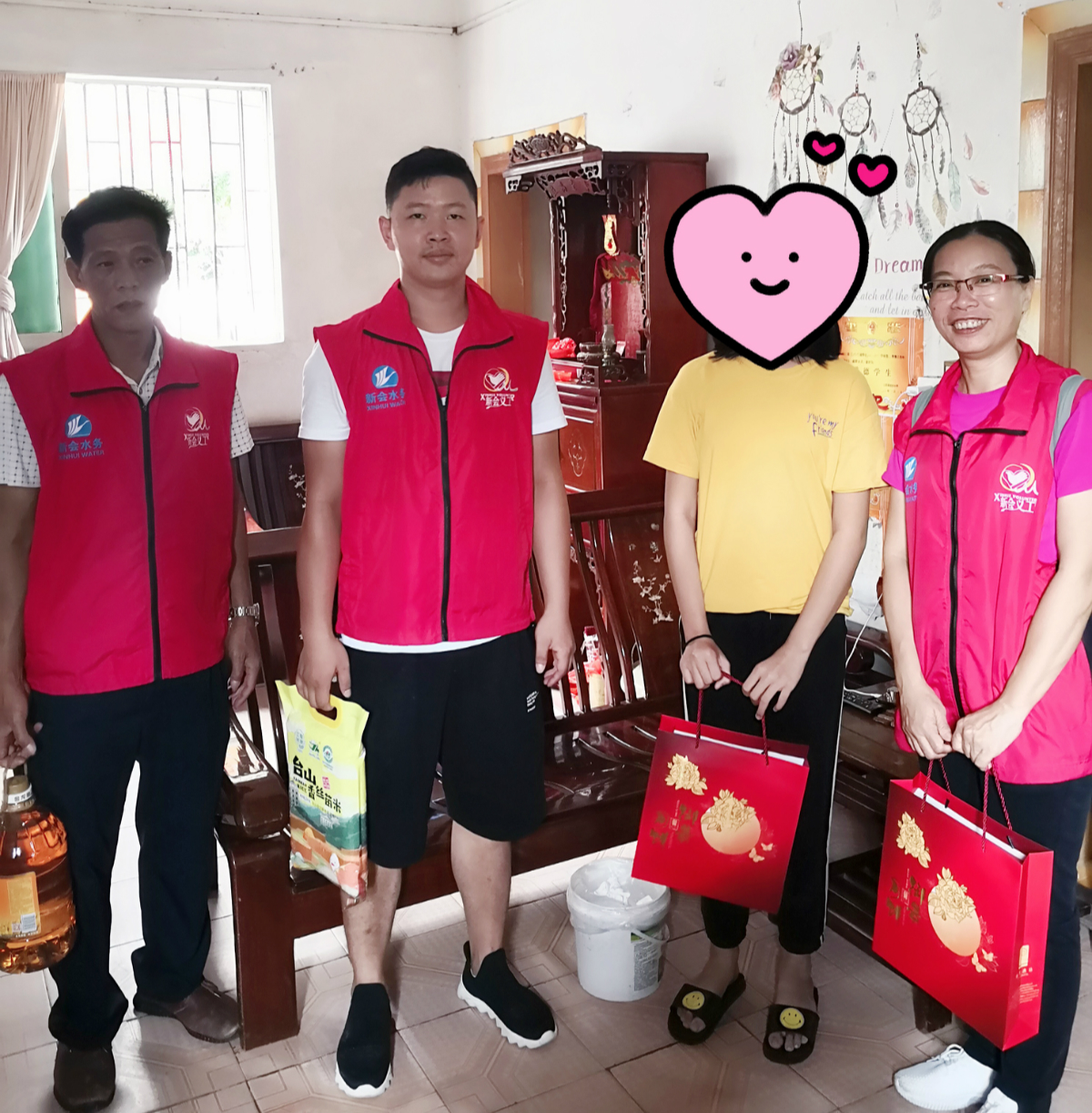 【公益爱心】中秋佳节送祝福之 “爱心父母”慰问困难学生图4.jpg