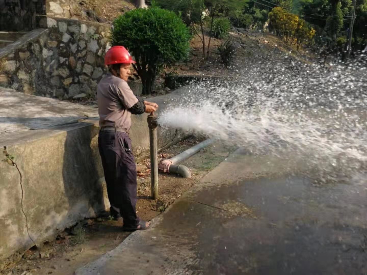 保安全稳供水迎大庆图3.jpg
